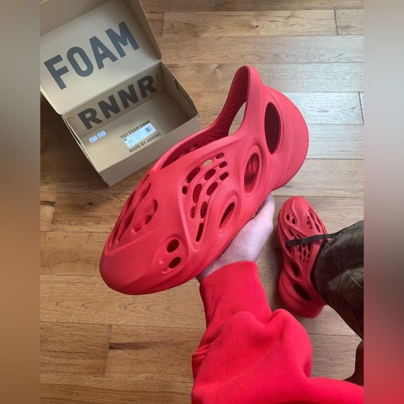 New with box adidas Men Sz 12 Foam Runner RNNR Vermillion slide slip on - Picture 5 of 5